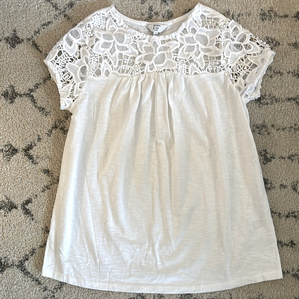 Crown & Ivy 🪴 never worn white top